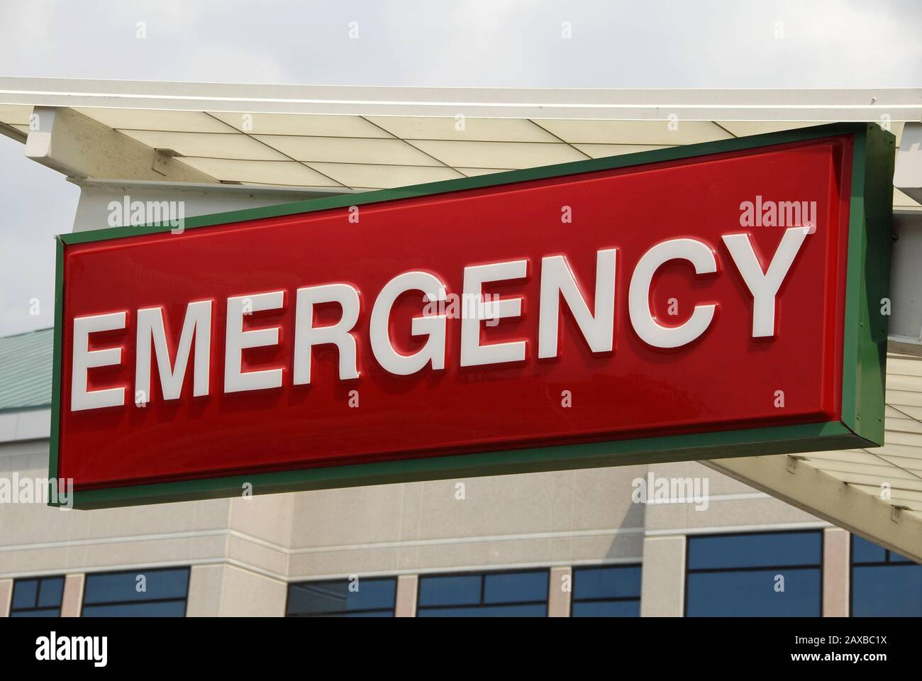 emergency-sign-over-a-hospital-emergency-room-entrance-stock-photo-alamy