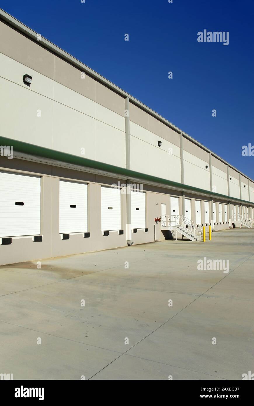 Loading Docks at a Large Commercial Warehouse Stock Photo Alamy