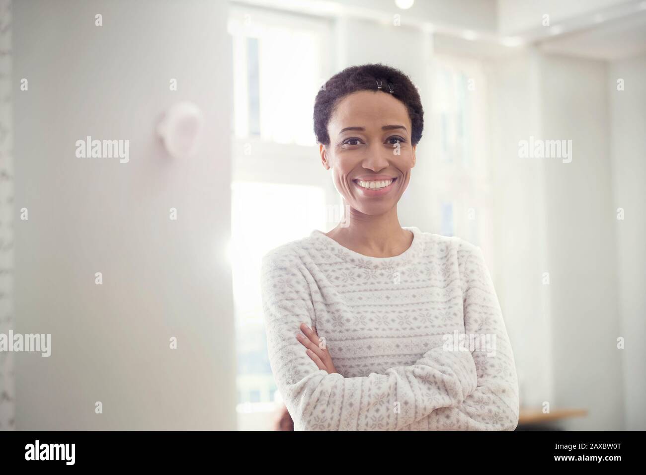 Woman arms crossed hi-res stock photography and images - Alamy