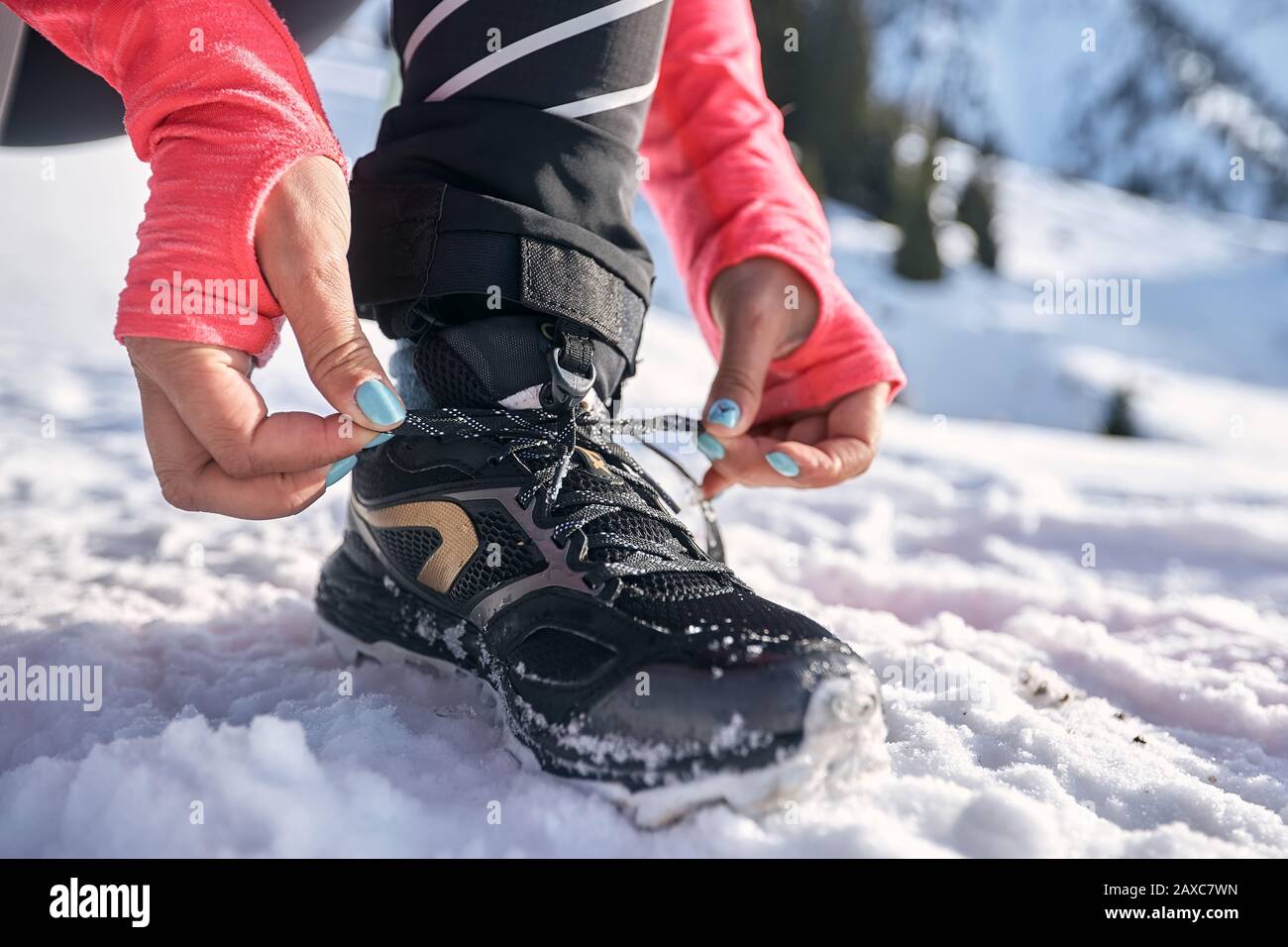 Shoe winter hires stock photography and images Alamy