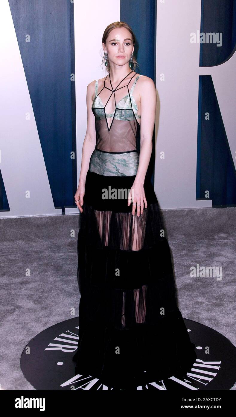 BEVERLY HILLS, CALIFORNIA - FEBRUARY 9: Suki Waterhouse attends the