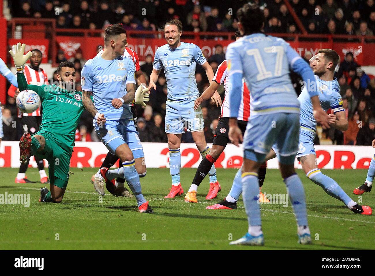 London Uk 11th Feb 2020 Liam Cooper Of Leeds United R Scores His Team S First Goal