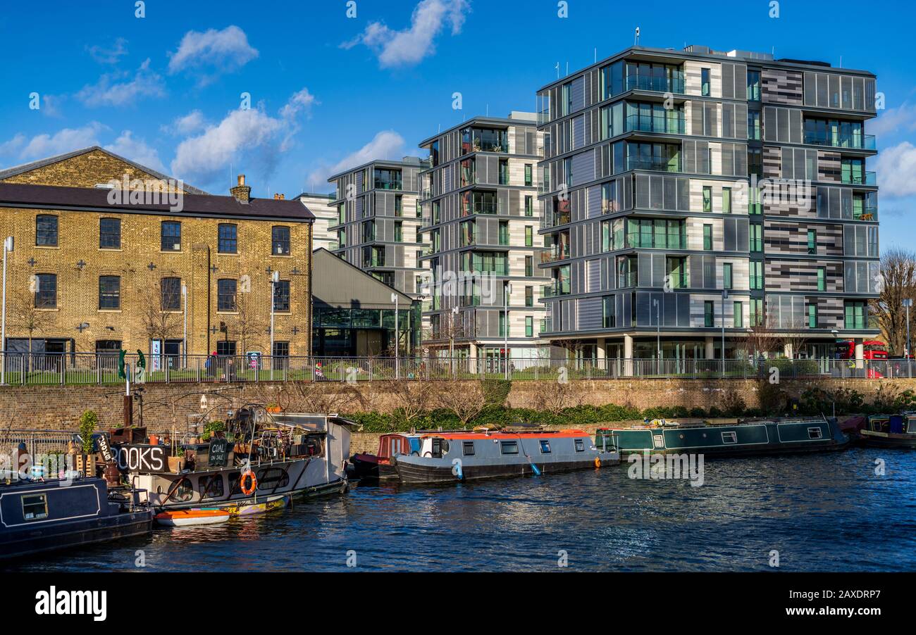 Arthouse Apartments Kings Cross Development London. Arthouse Apartments on York Way near Kings Cross Station on the Regent's Canal. Architects dRMM. Stock Photo