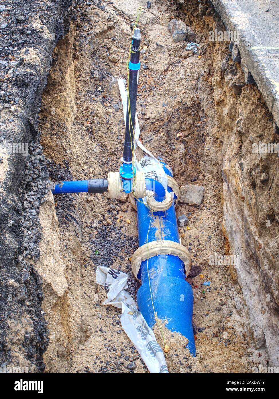 Repair of the underground broken pipe with replace new for domestic