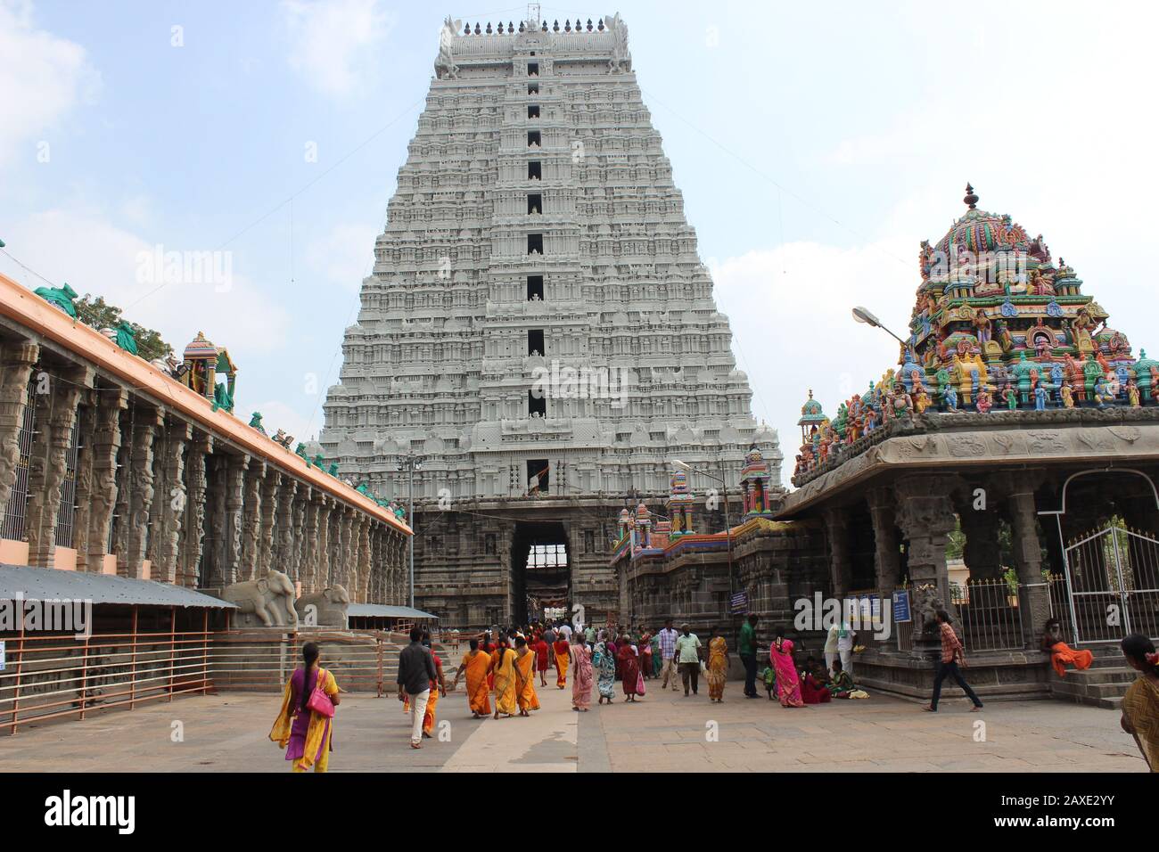 English: Thiruvannamalai Annamalaiyar Temple Gopuram and Mandapam ...