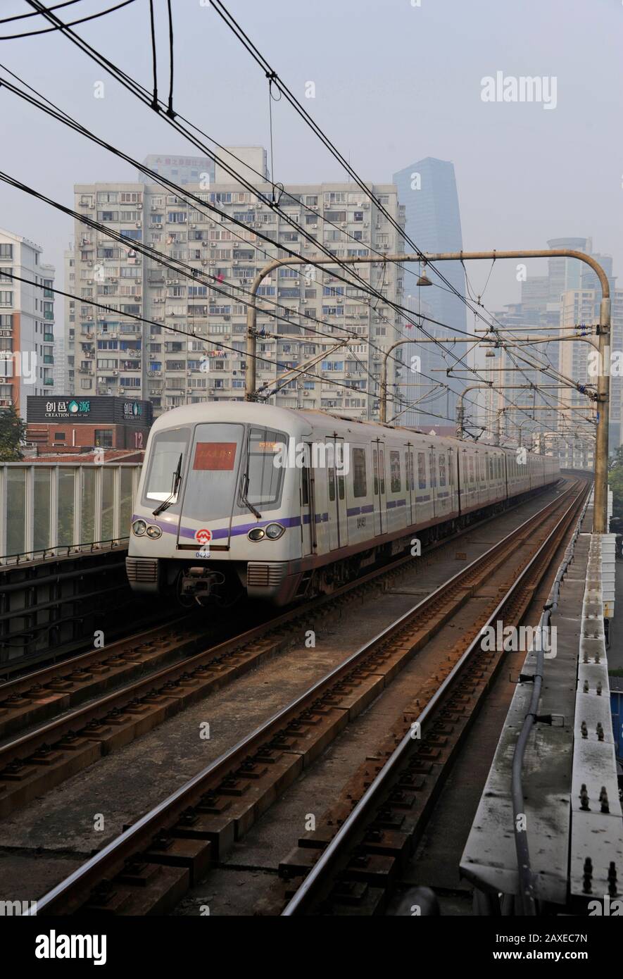 Shanghai metro line 4 train approaches a station, Shanghai, China Stock