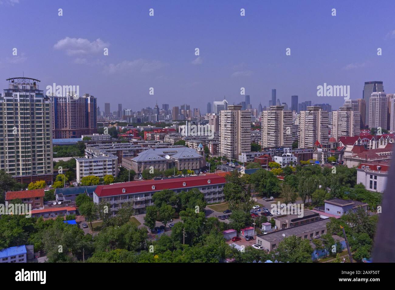 City shot wide angle hi-res stock photography and images - Alamy