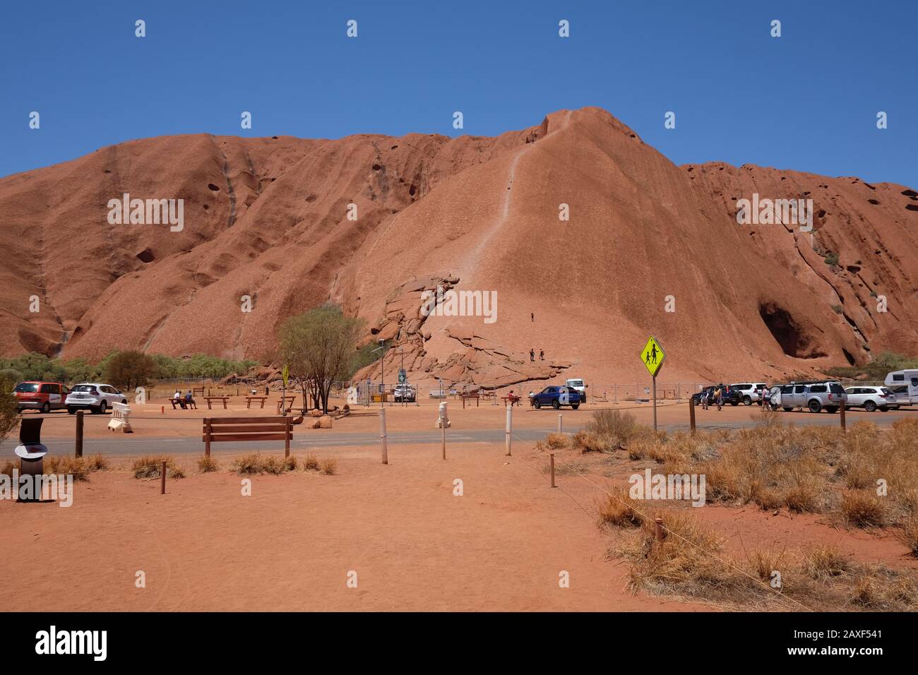 Uluru Or Ayers Rock Chains Hi Res Stock Photography And Images Alamy