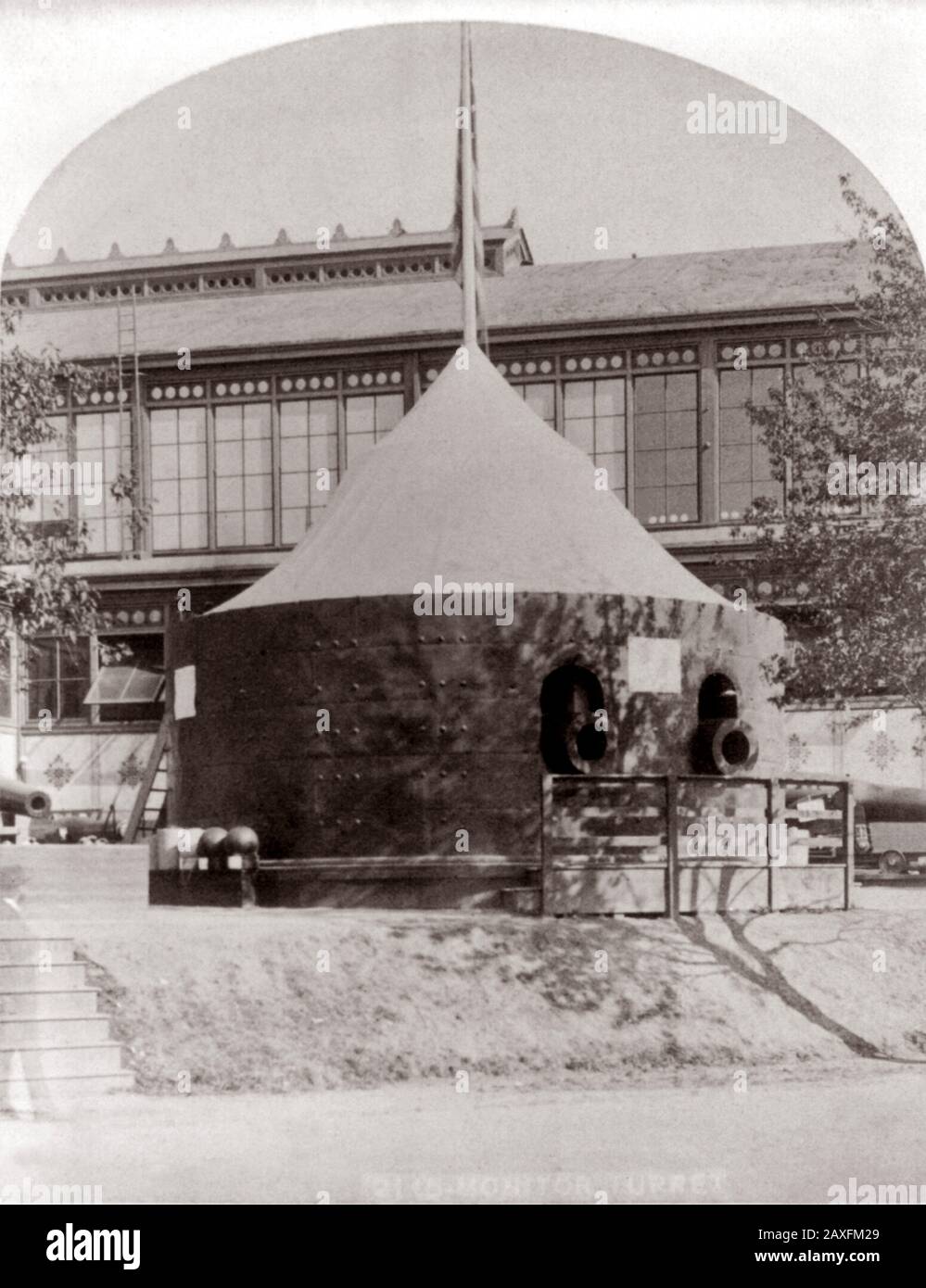 1876 , march , Philadelphia , USA : International Centennial Exhibition, Philadelphia , Pa. The german cannon Krupp Exhibit  monitor turret cannons - Machinery Hall - ARMI - ARMA - FRIEDERICH KRUPP - CANNONE - GUN  -  INDUSTRIA - DINASTIA INDUSTRIALE - FABBRICA - ARCHITETTURA - ARCHITECTURE  - HISTORY -  foto storica - INDUSTRY - INDUSTRIA BELLICA -  ESPOSIZIONE UNIVERSALE FILADELFIA  ---- ARCHIVIO GBB Stock Photo