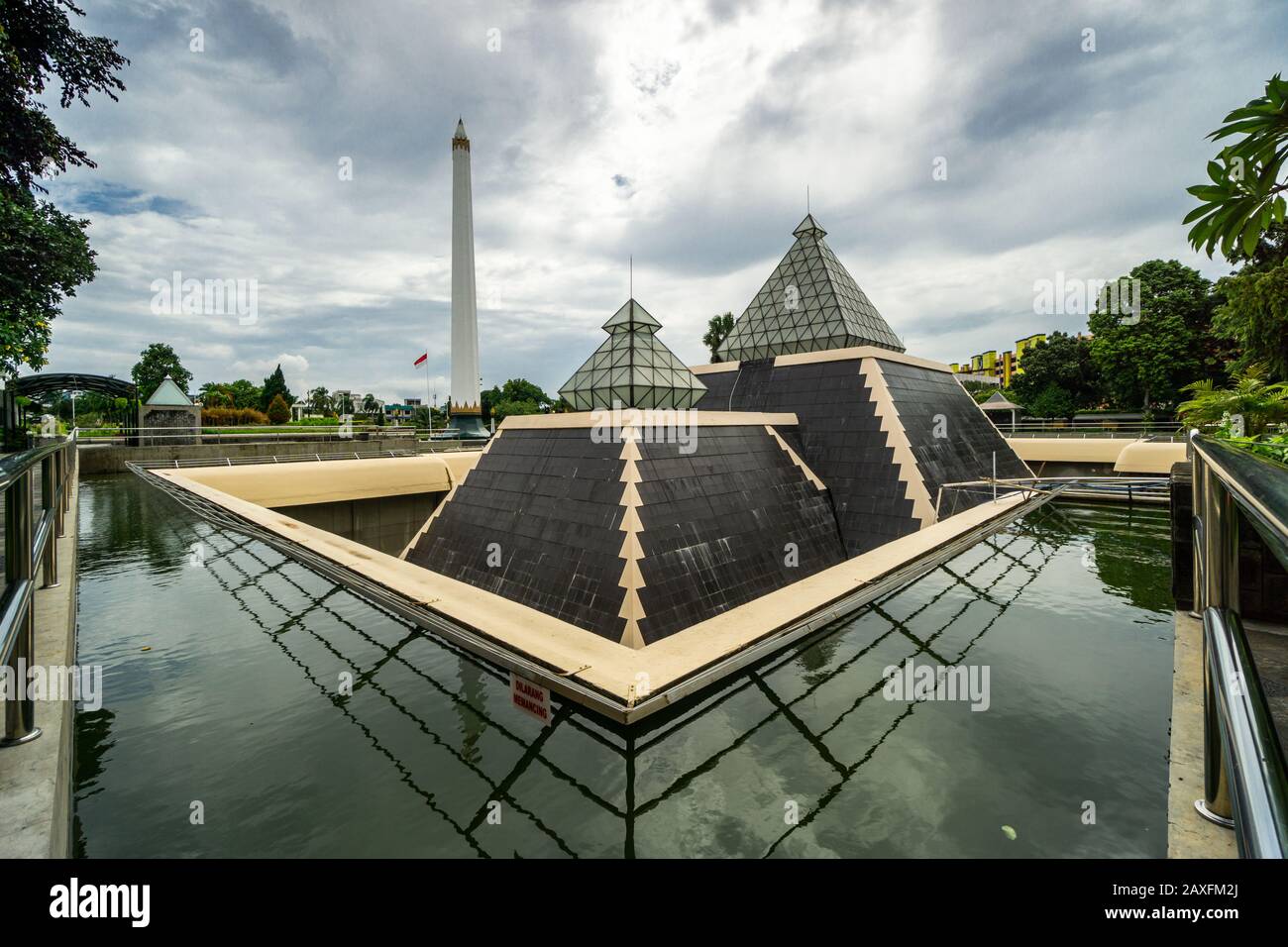 Heroes Monument and Museum in Surabaya, East Java, Indonesia Stock ...
