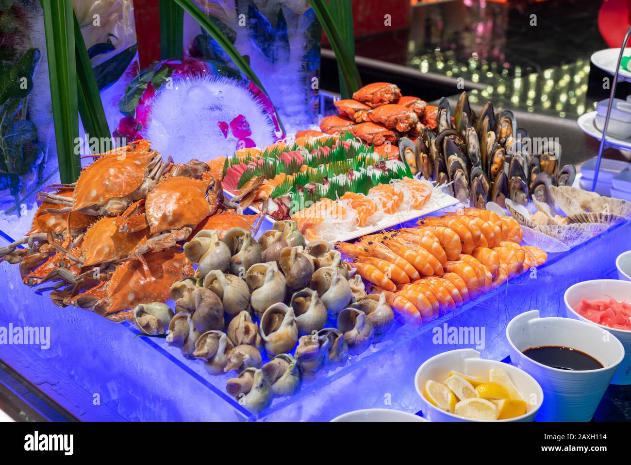 Dinner buffet with variety of Seafood in a luxury hotel Stock Photo - Alamy