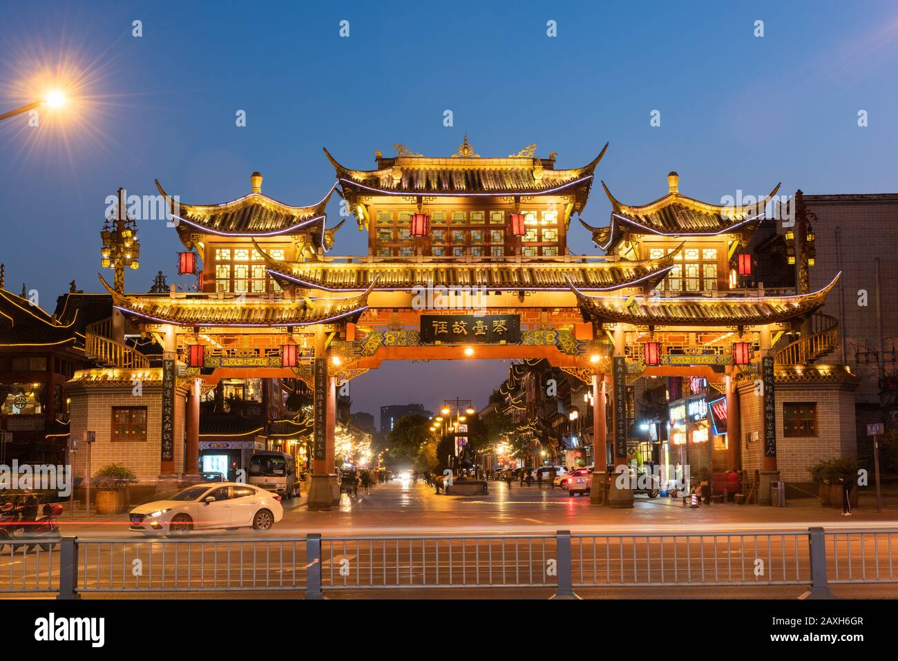 Chinese Temple Gate in Chengdu Sichuan at night Stock Photo