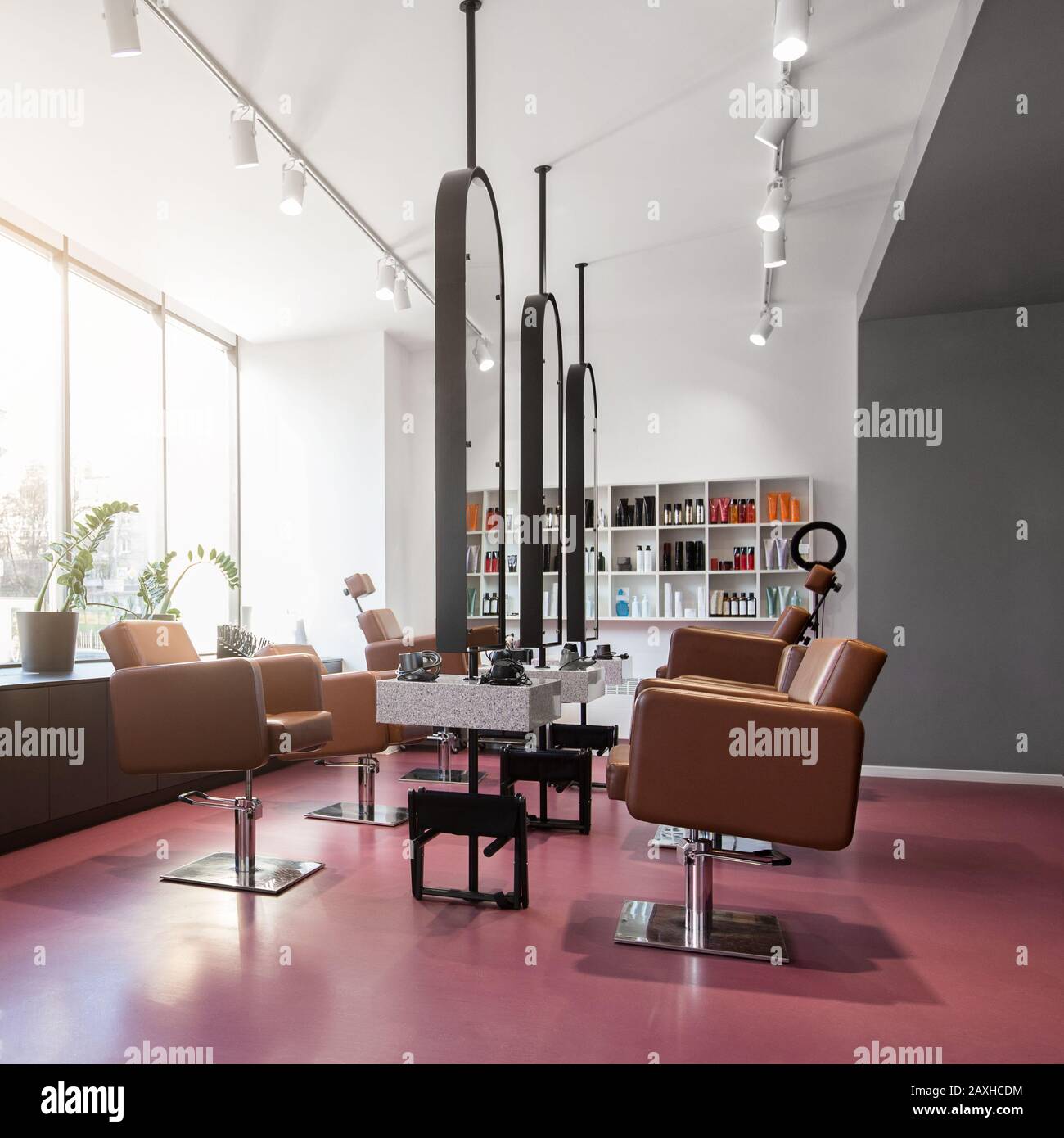 Empty salon chairs hi-res stock photography and images - Alamy