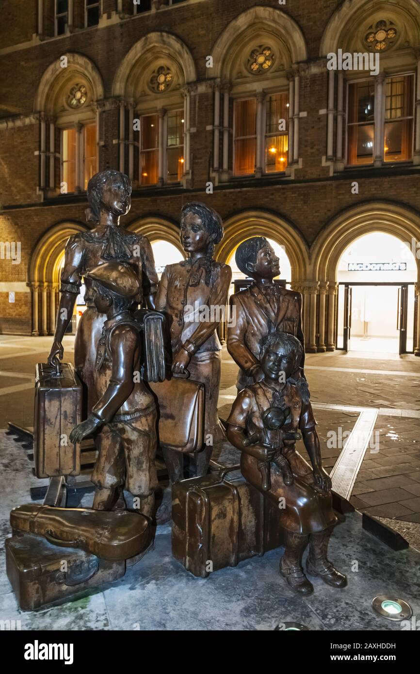 England, London, The City of London, Liverpool Street Station, The Kindertransport Memorial Statue titled 'The Arrival' by Frank Meisler Stock Photo