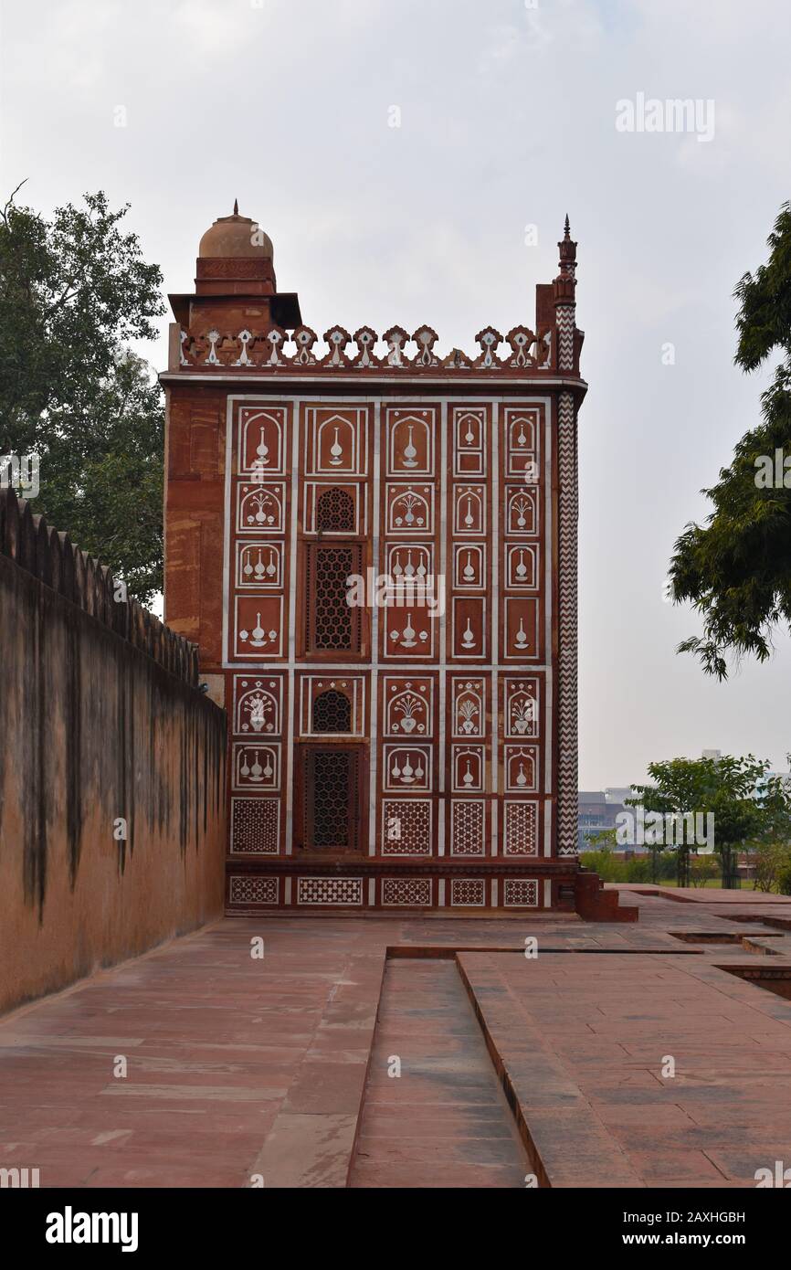 Sider view of Gate- mausoleum of Etmaduddaula or Itmad-ud-Daula tomb often regarded as a draft of the Taj Mahal. Agra, Uttar Pradesh, India Stock Photo