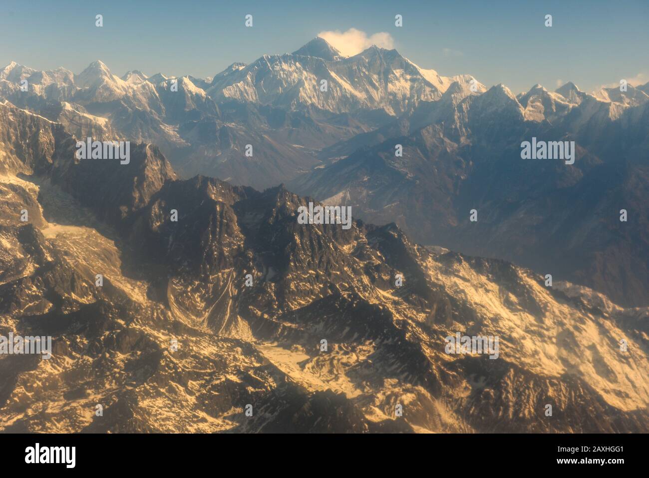 Mount everest aerial hi-res stock photography and images - Alamy