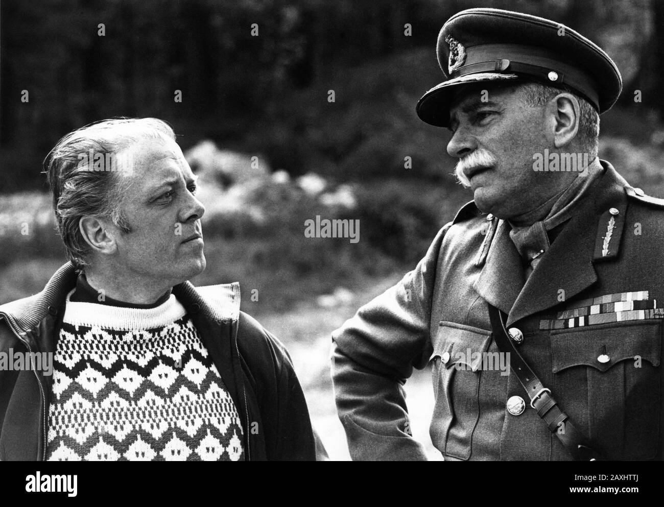Director RICHARD ATTENBOROUGH and LAURENCE OLIVIER in costume as Field  Marshal Sir John French on set location candid filming OH ! WHAT A LOVELY  WAR 1969 based on Joan Littlewood's Theatre Workshop