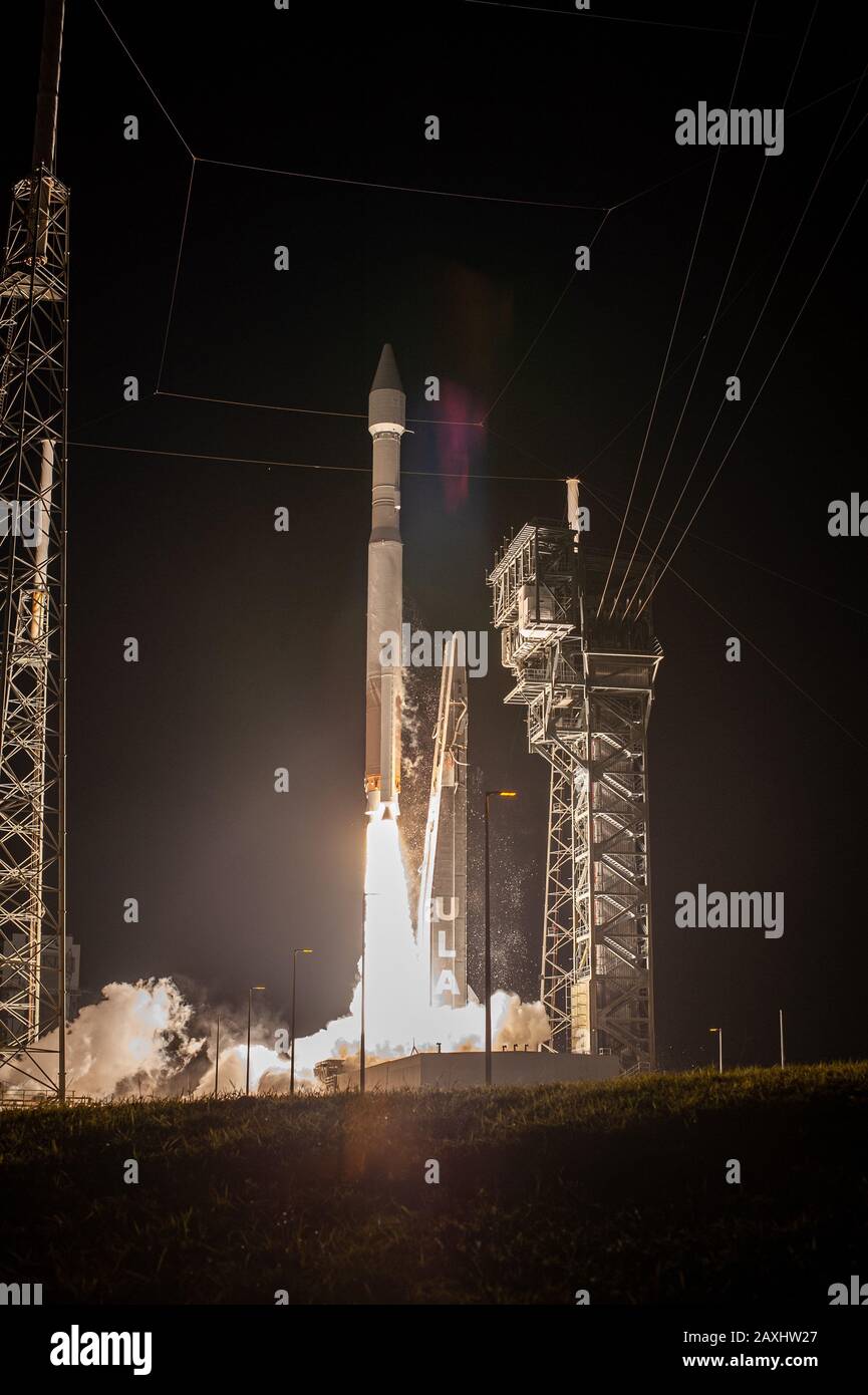 CAPE CANAVERAL, USA - 9 Feb 2020 - The United Launch Alliance Atlas V rocket, carrying the Solar Orbiter, lifts off Space Launch Complex 41 at Cape Ca Stock Photo