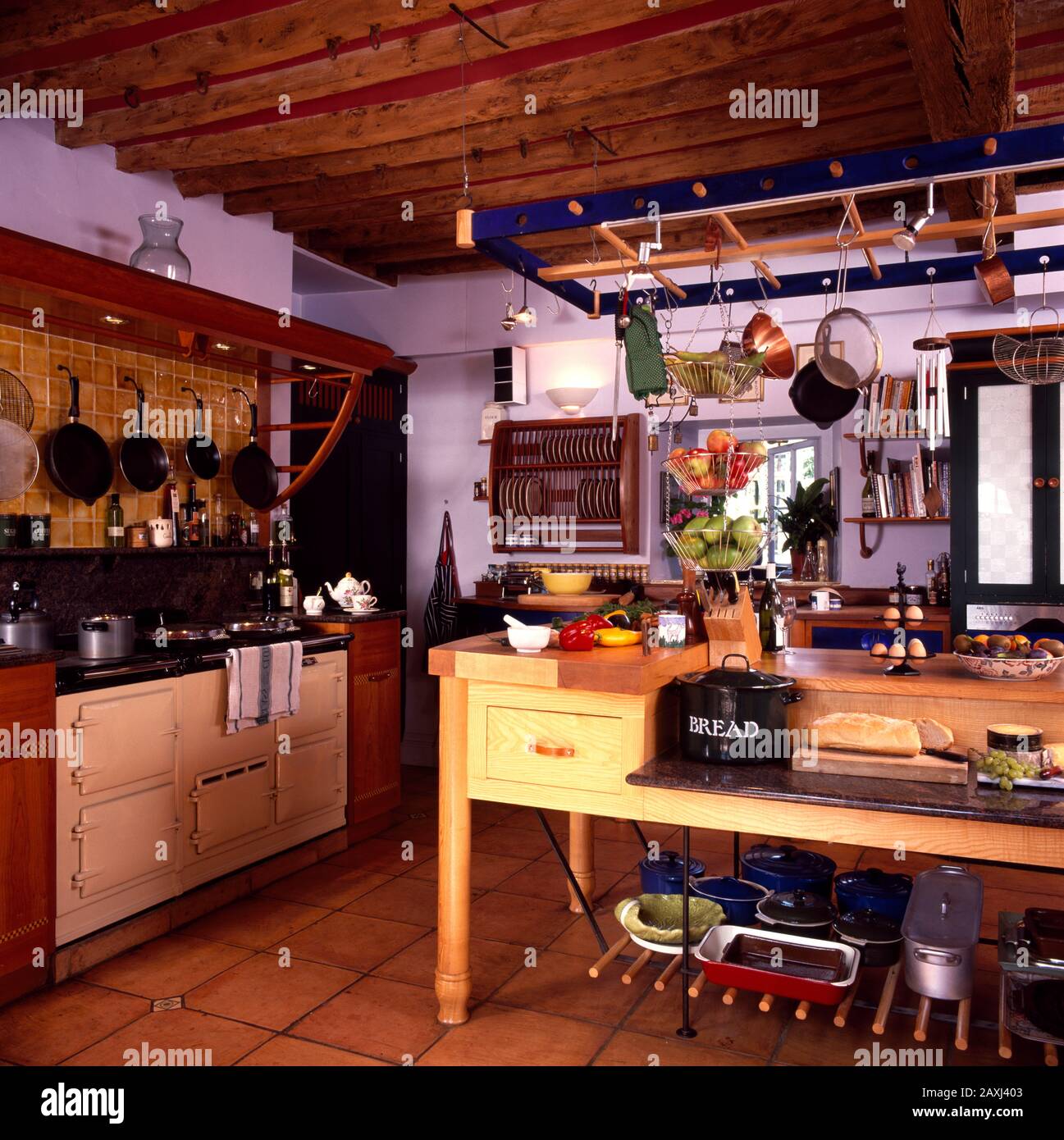 Old fashioned traditional kitchen Stock Photo - Alamy