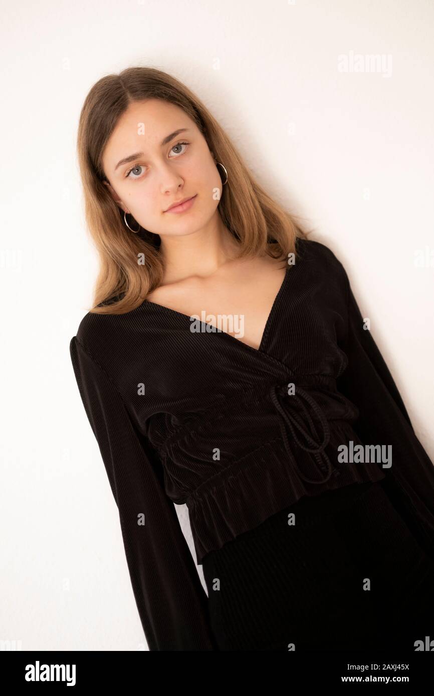 Female teenager portrait hi-res stock photography and images - Alamy