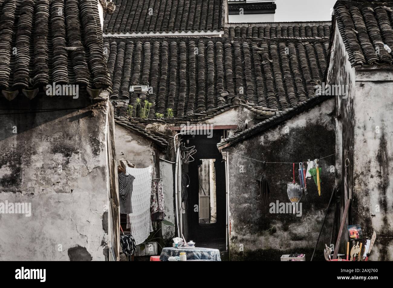 The streets and building in the historic water town of Tongi-Li, near Suzhou, China Stock Photo
