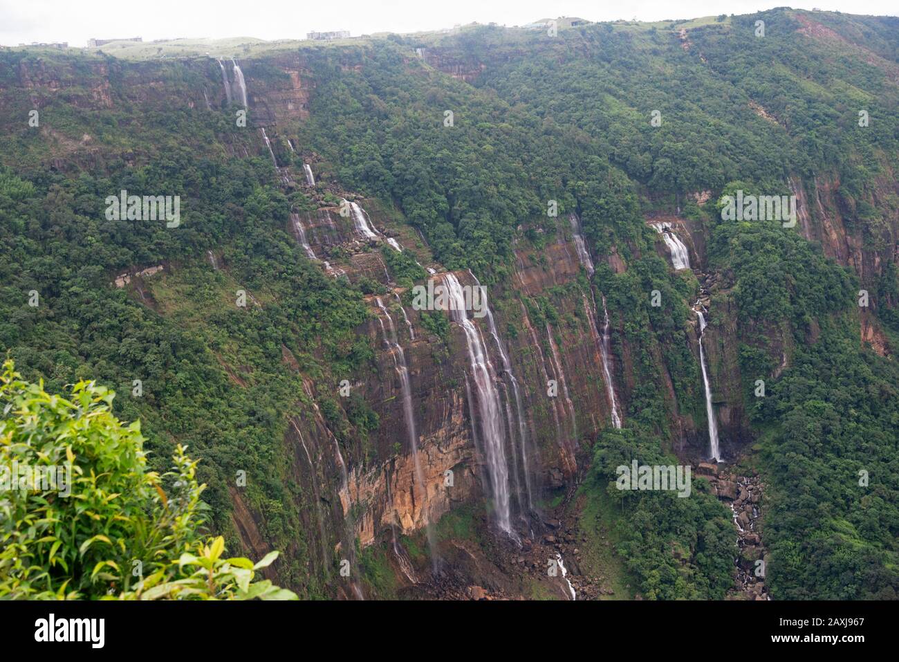 Cherrapunjee, Meghalaya, India. Beautiful Panorama Of The Seven Sisters  Waterfalls Near The Town Of Cherrapunjee In Meghalaya, North-East India.  免版權照片，圖片，畫像及圖片庫. Image 94129652
