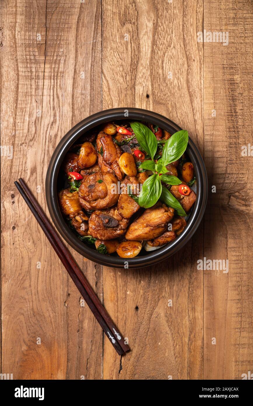 Delicious traditional Chinese three cups chicken dish Stock Photo Alamy