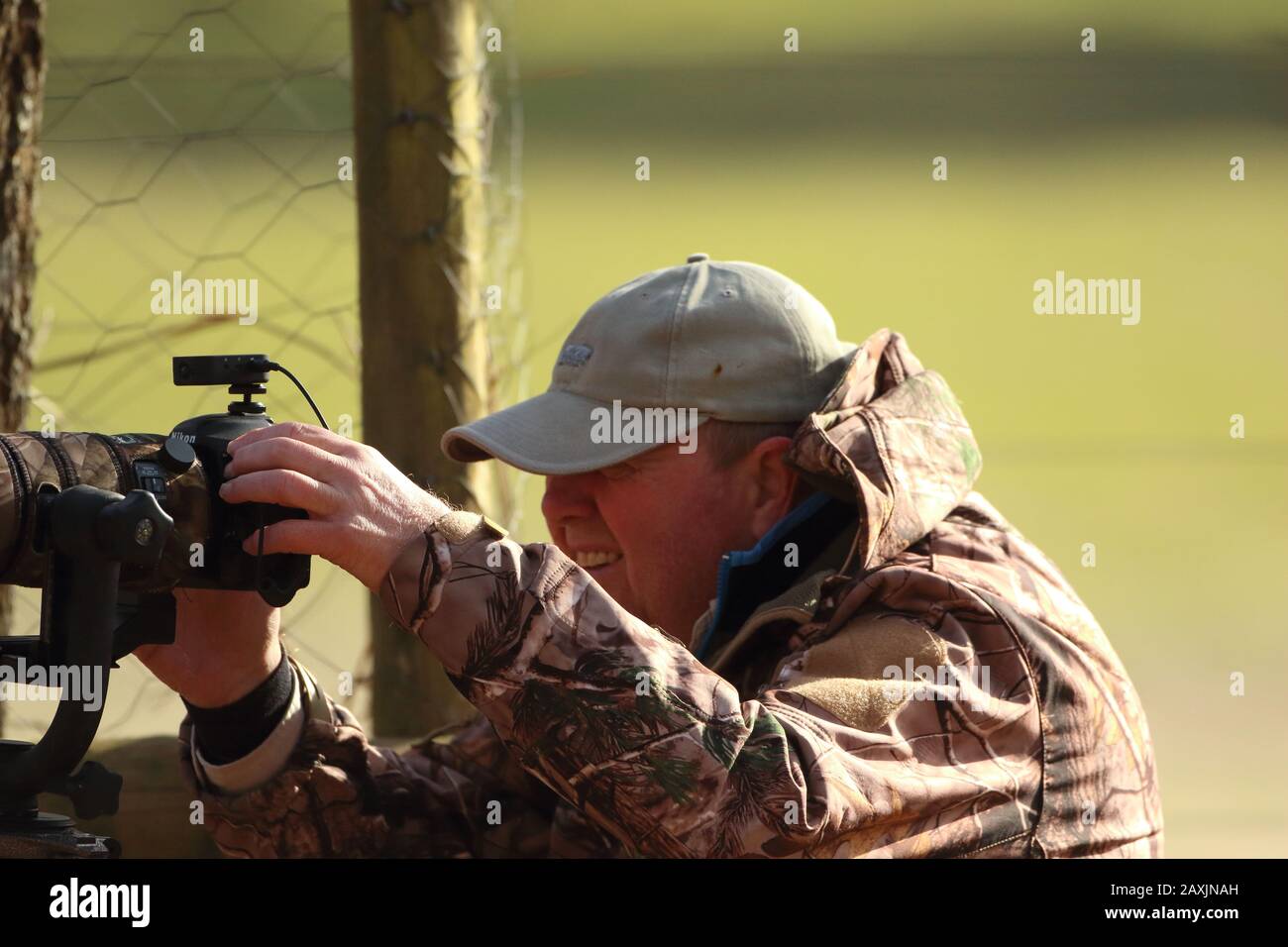 Wildlife photography equipment hi-res stock photography and images - Alamy