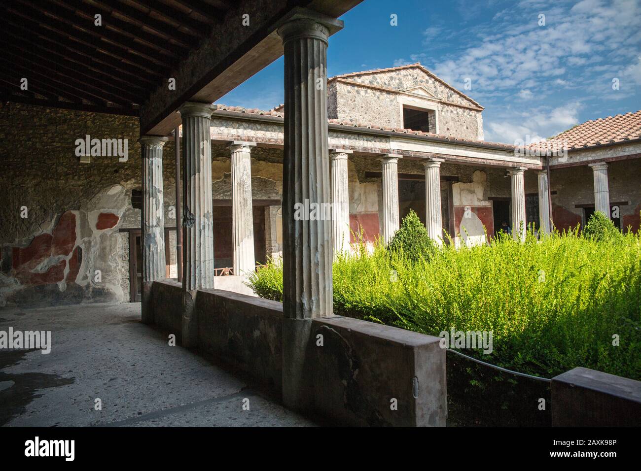 Stadt Pompei, die 79 n. Chr. unter der Asche des Vulkans Vesuv begraben wurde. Stock Photo