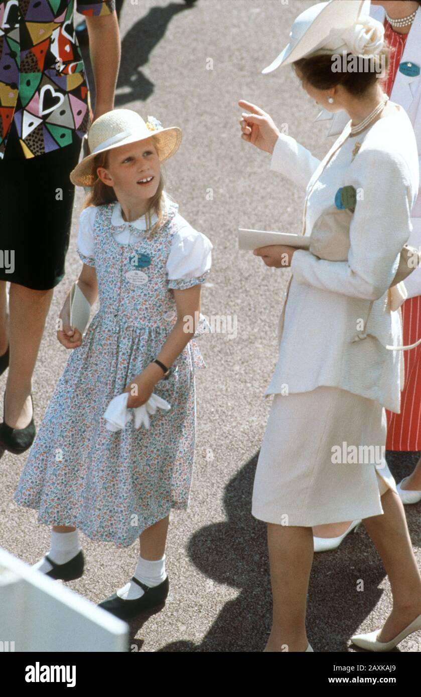 Zara Phillips gets told off by her mother, Princess Anne at Royal Ascot Races, England June 1989 Stock Photo