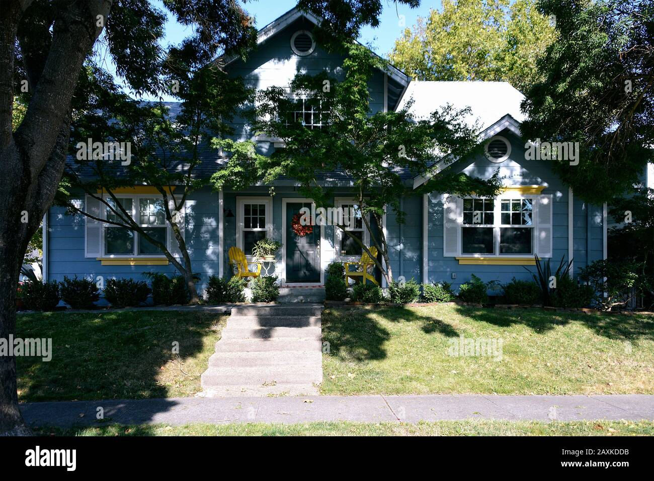 Idyllic wooden house in the suburb of Petaluma, California, USA Stock Photo