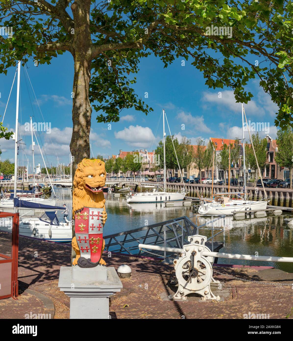 Stone lion with escutcheon near the North Harbour, Harlingen,   Friesland, Netherlands Stock Photo