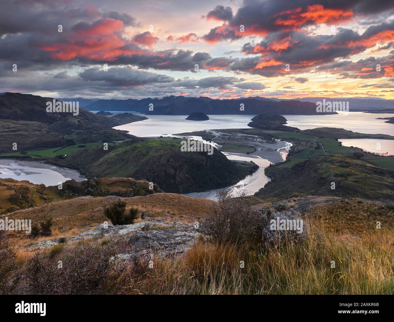 Lake Wanaka from Lake Wanaka Lookout, Otago, South Island, New Zealand