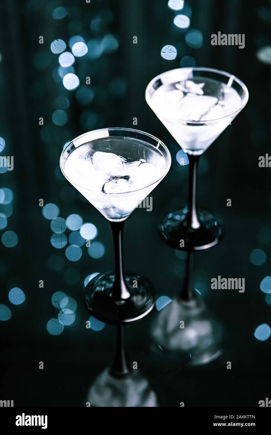 Martini glass silhouette hi-res stock photography and images - Alamy