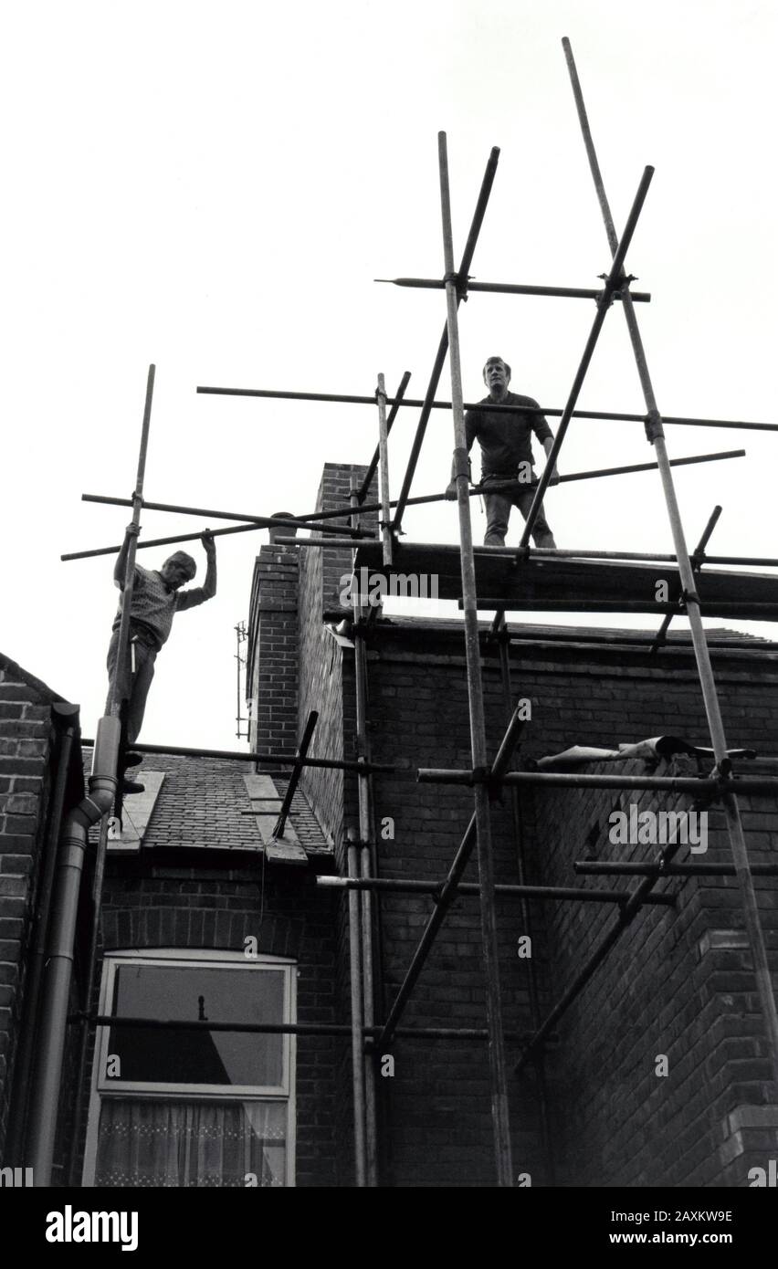 Scaffolding on house, Nottingham UK 1985 Stock Photo Alamy