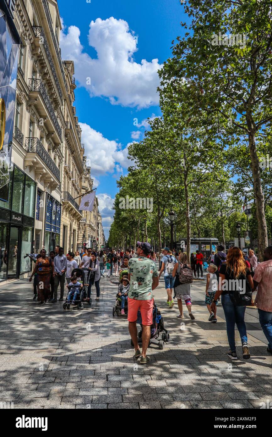 Paris shopping mall Champs Elysees Stock Photo - Alamy