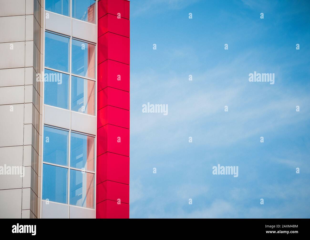 Blue and red buildings hi-res stock photography and images - Alamy