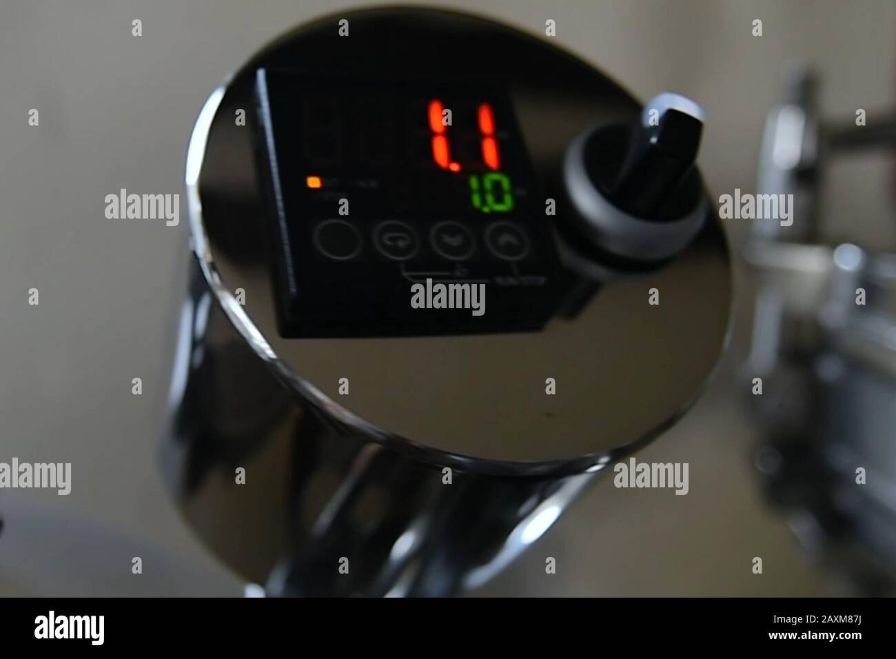 Digital thermometer and barometer. Instrumentation Digital thermometer and barometer