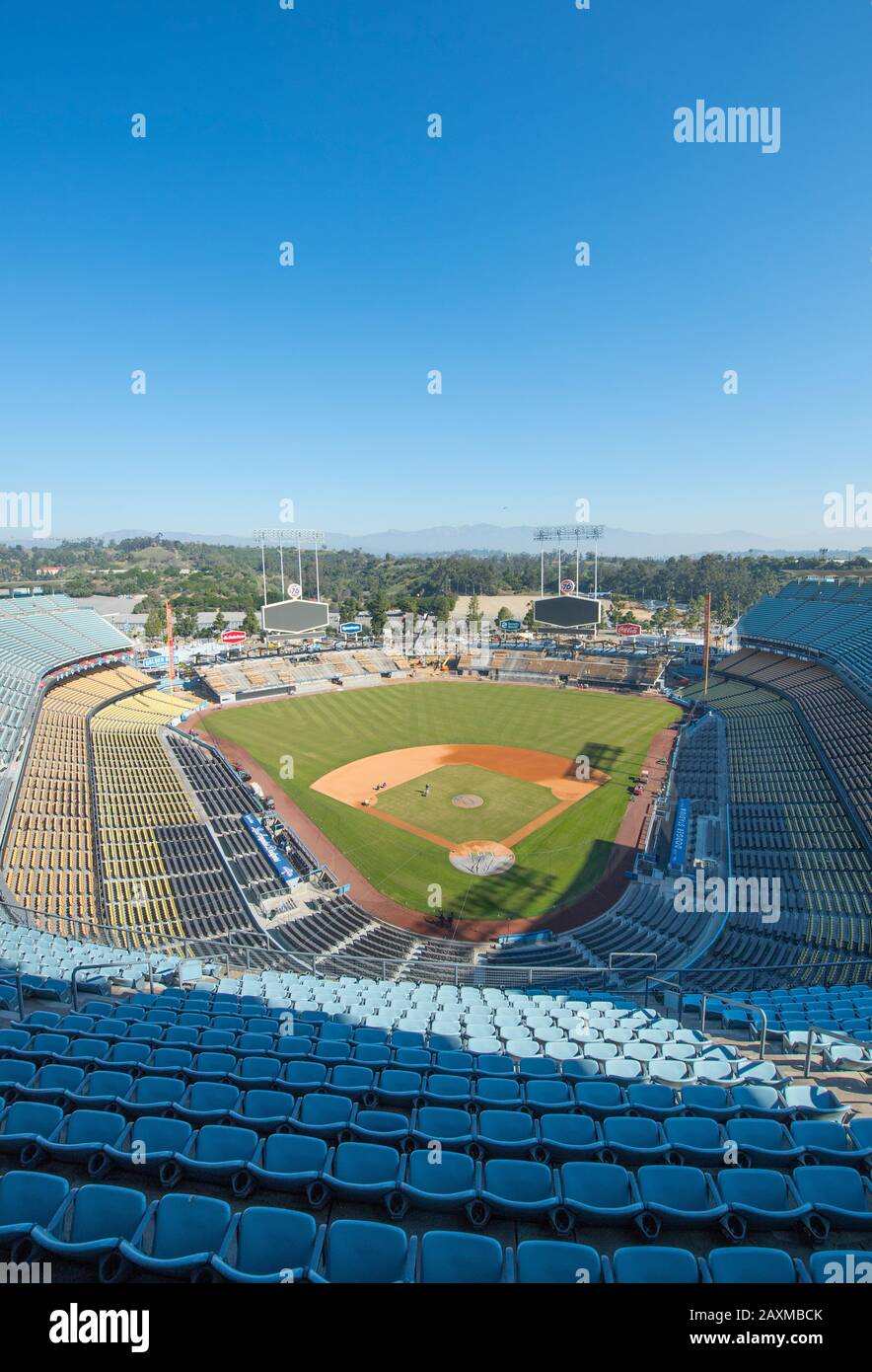 Los Angeles City Skyline With Dodger Stadium Stock Photo - Download Image  Now - Major League Baseball, Dodger Stadium, Stadium - iStock