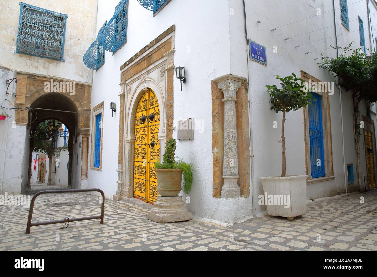 Tunis medina streets hi-res stock photography and images - Alamy