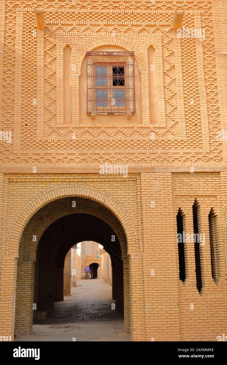 The historical medina of Nefta, Tunisia, decorated with patterns of bricks and arcades Stock Photo