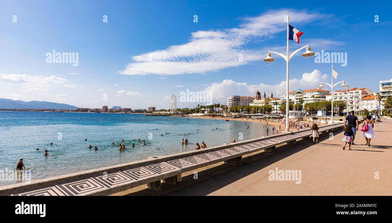 France, Cote d'Azur, Saint-Raphaël, town, town view, seaside resort ...