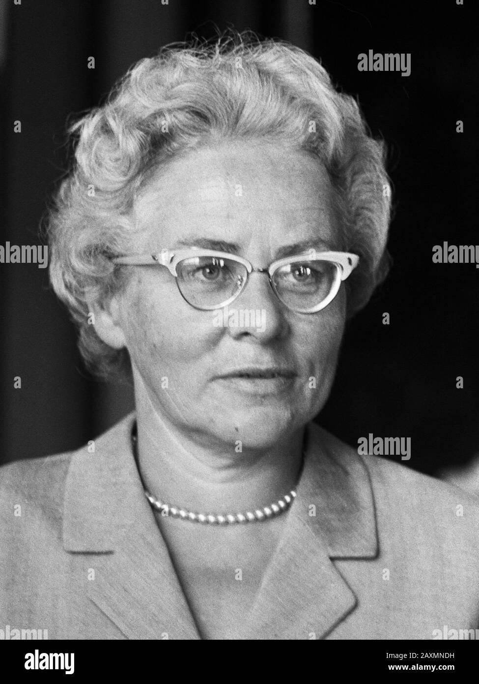 Marijnen cabinet convened in session. Drs. Schouwenaar Franssen July 23, 1963 Stock Photo