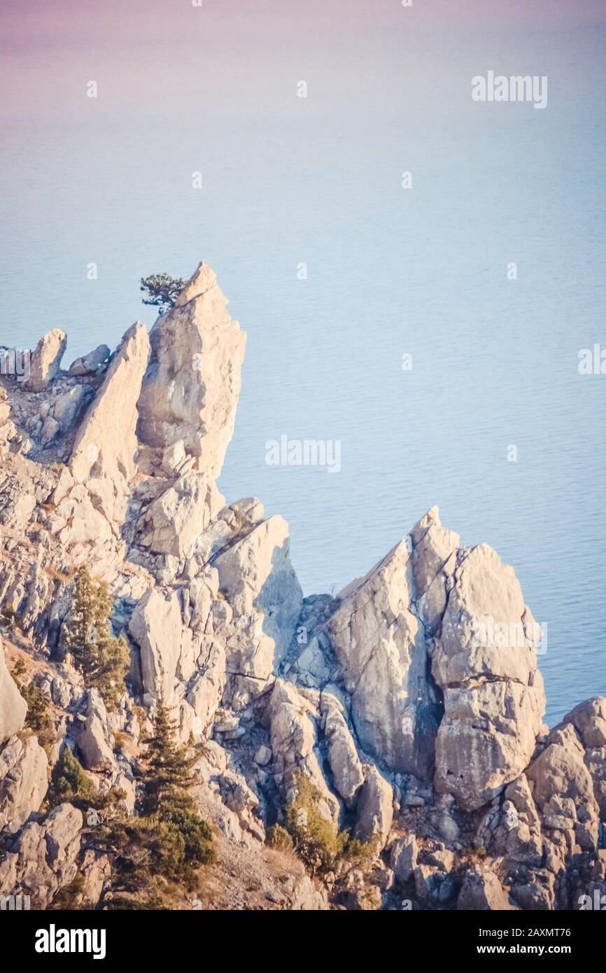 Sea cliff rock needle rock hi-res stock photography and images - Alamy