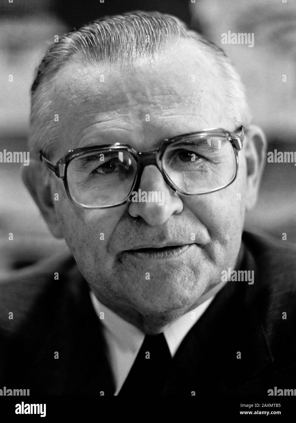Cardinal Arns (Brazil) gives press conference in; Cardinal Arns during press conference May 17, 1982 Stock Photo