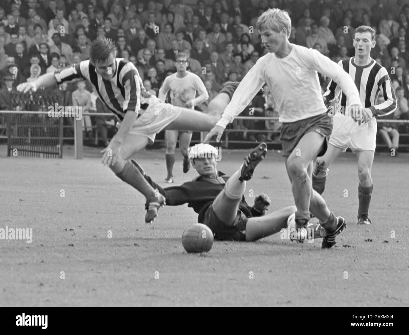 Van Bree Voort (Blue-White) scored, goalkeeper Bravenboer is slain September 22, 1968 Stock Photo