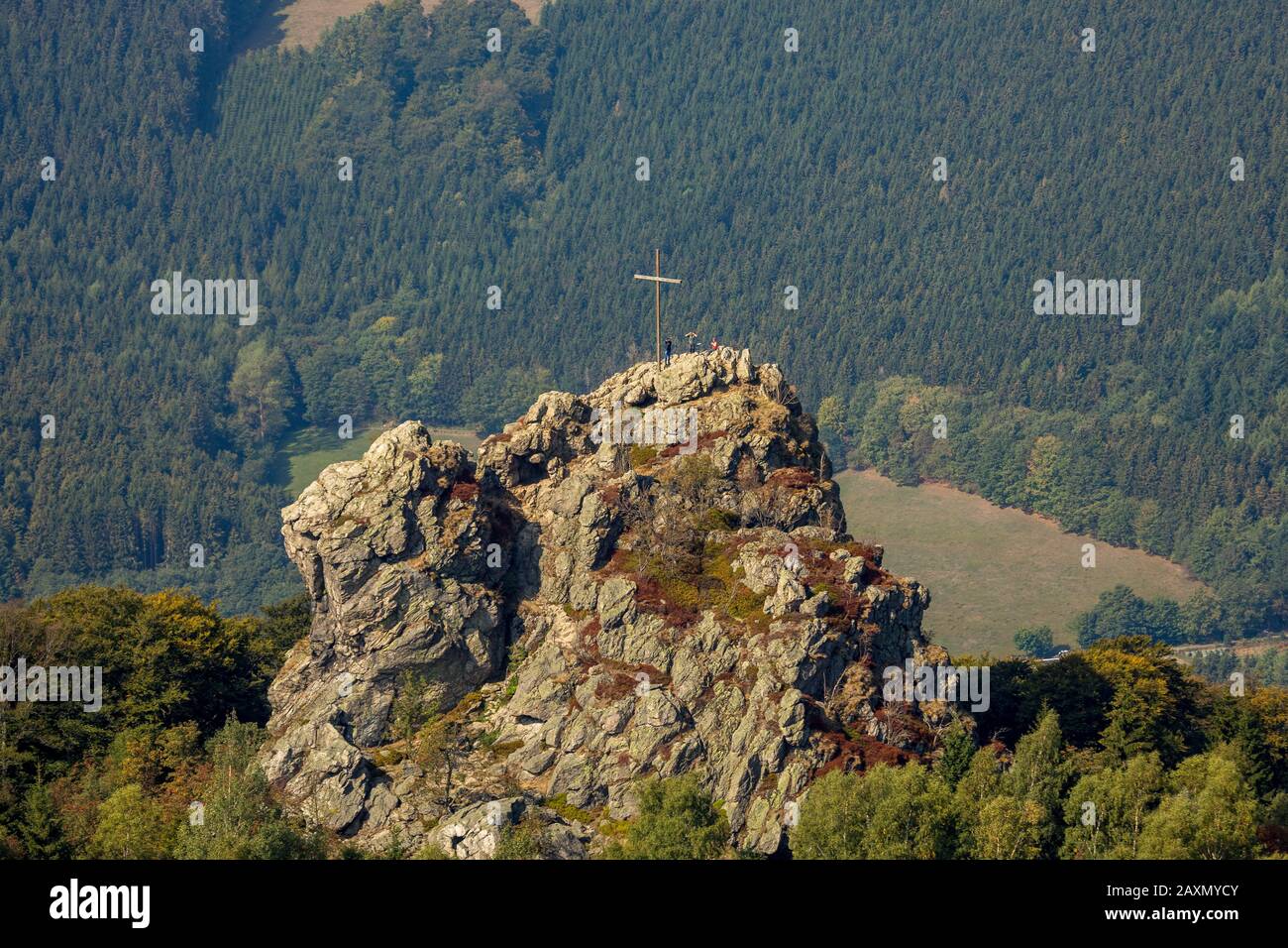 Aerial shots, Bruchhauser stones, mountaineers with binoculars, summit cross on the hill fieldstone, Bruchhausen, Olsberg, Sauerland, North Rhine-West Stock Photo
