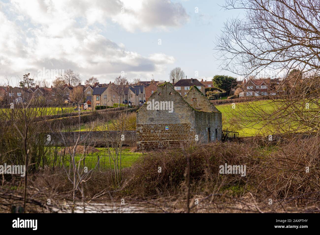 Barn restoration hi-res stock photography and images - Alamy