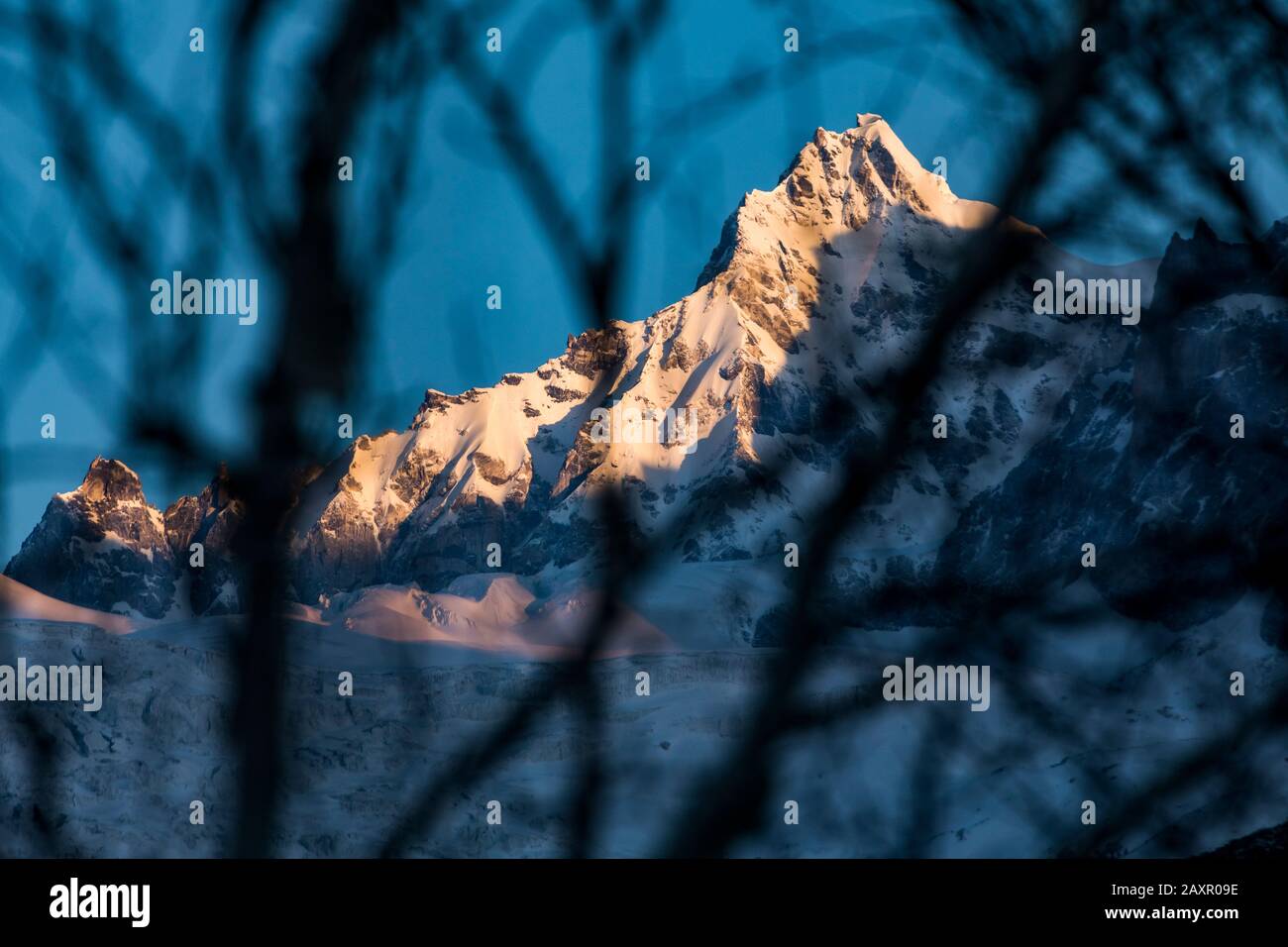 Alpine himalaya hi-res stock photography and images - Alamy