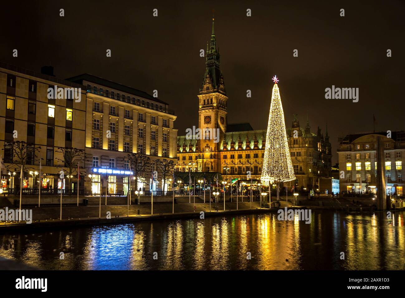 Hamburg rathaus christmas market kamera